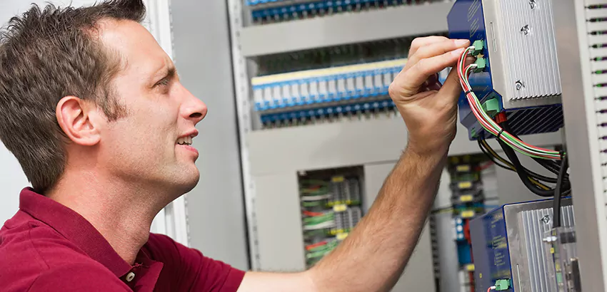 Offshore and Petroleum Facility Electrician in Bella Vista